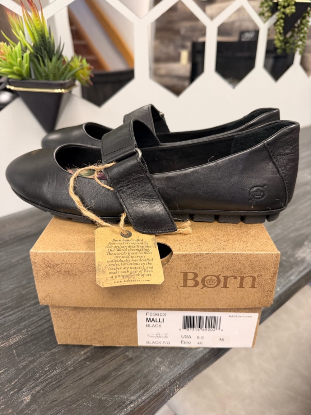 Born Malli Black Leather Mary Jane Flats Size 8.5 Comfort Shoes NWT